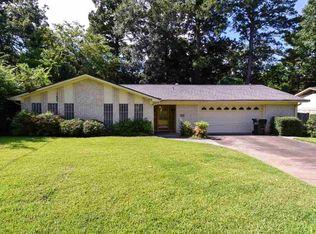 910 Sequoyah Ln, Longview, TX 75605