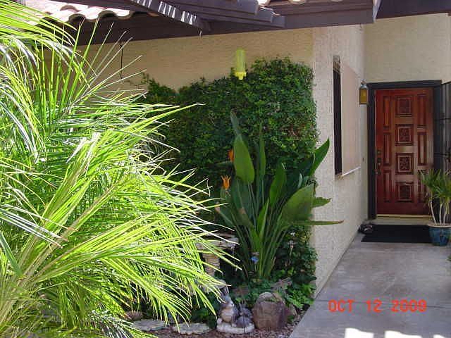 1st image of 2207 E Farmdale Ave