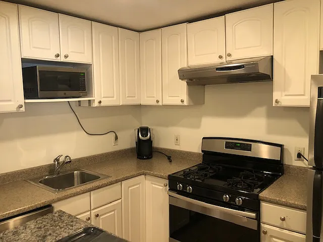 1504 Commonwealth Ave #9G — Photo 8