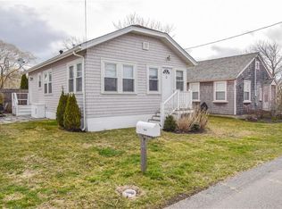 40 Crest St, Middletown, RI 02842