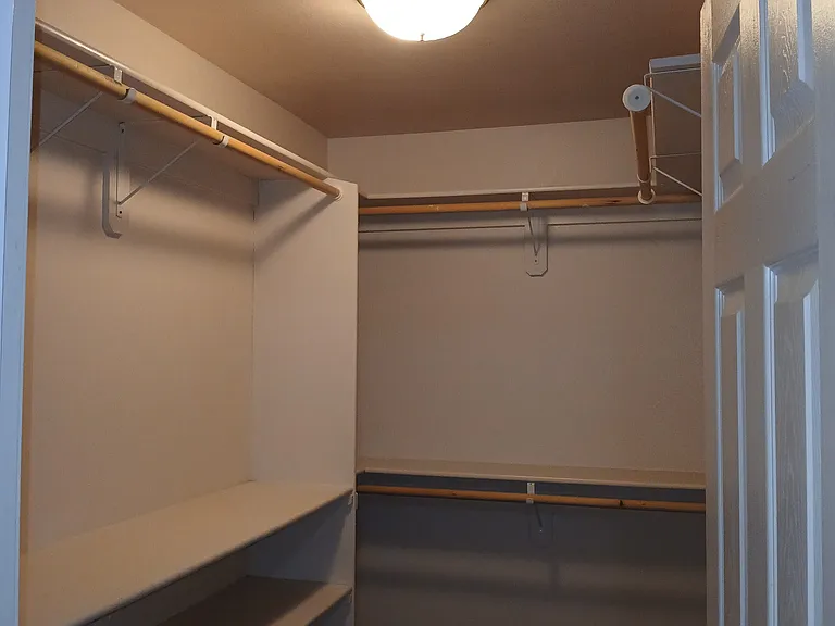 320 E Victor Cir #B — Photo 6