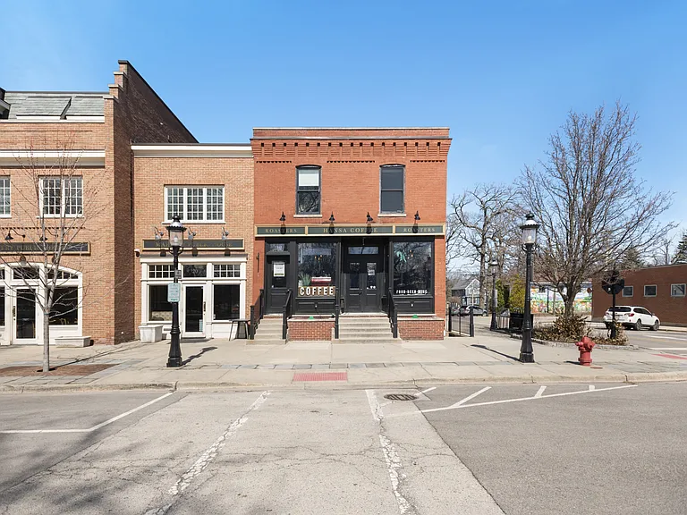 22 E Scranton Ave #1 — Photo 1