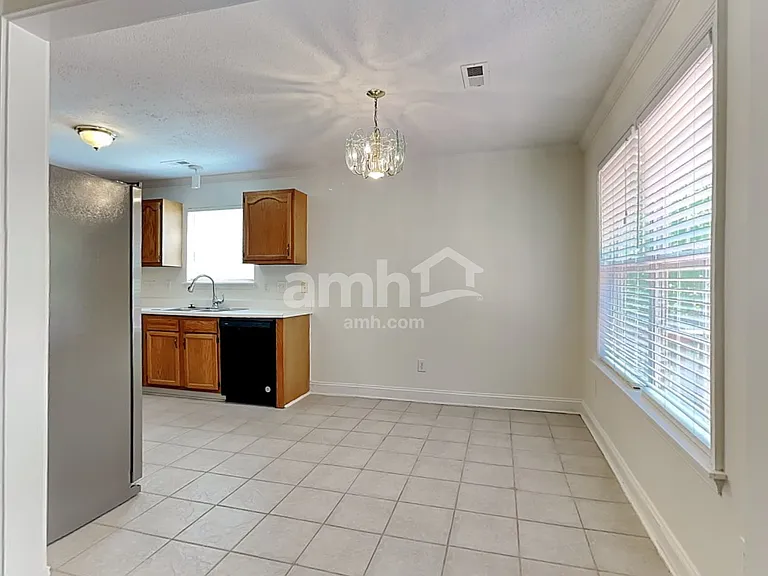 550 Orchard Ridge Ln — Photo 4