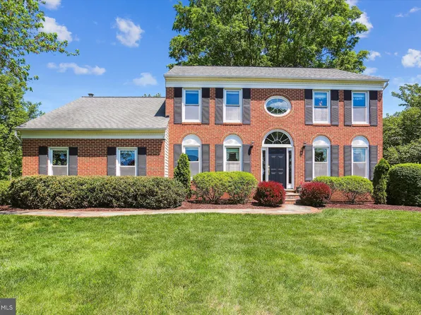 18521 Azalea Dr, Rockville, MD 20855