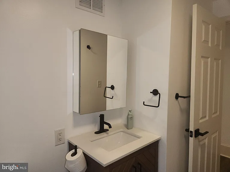 3856 Terrace St — Photo 36