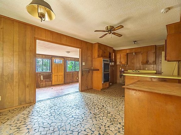 5th image of 4921 Cromwell Ave