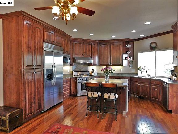 3rd image of 712-315 Silent Oak Dr