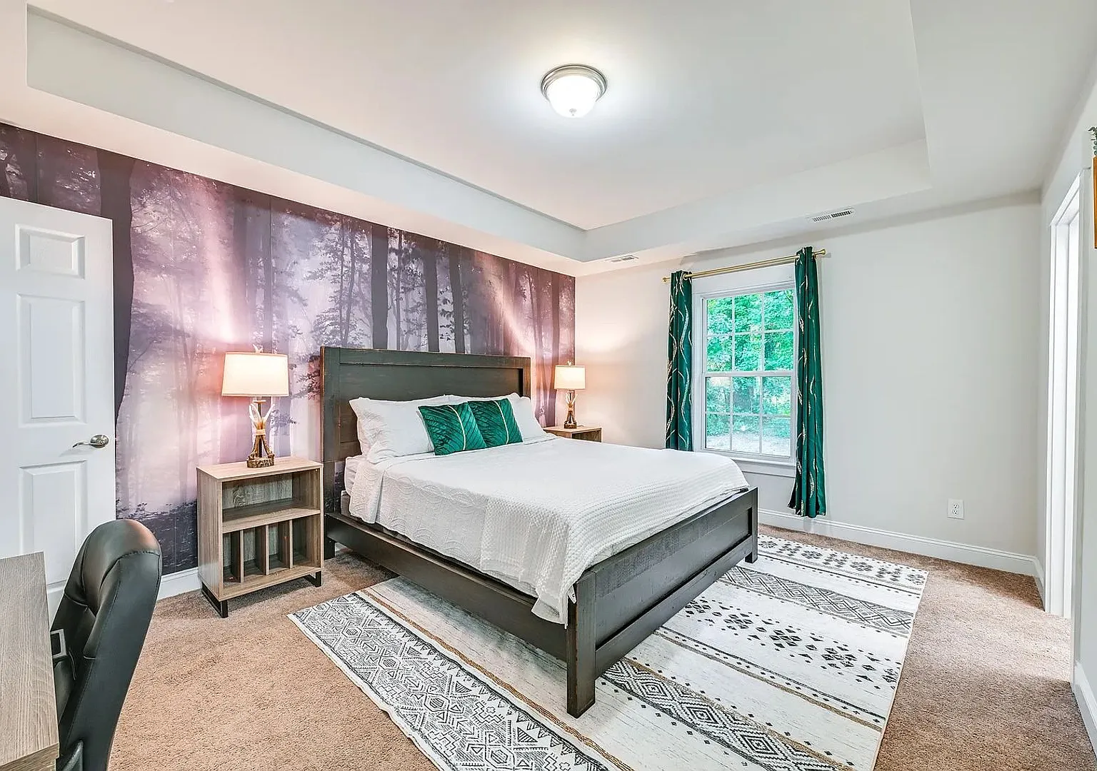 Room in 3 Bedroom Home in Charlotte — Photo 4
