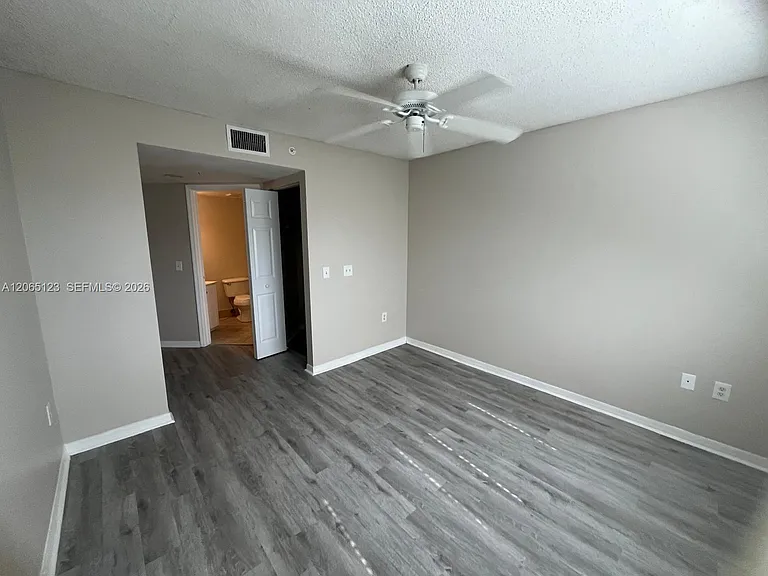 4171 N Haverhill Rd #1013 — Photo 26