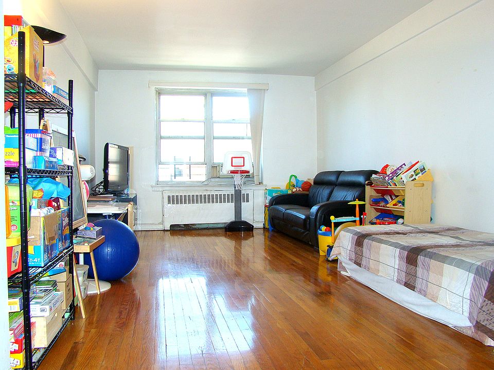 1st image of 64-74 Saunders St #6F