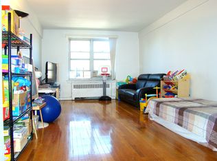 64-74 Saunders St #6F, Rego Park, NY 11374