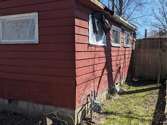4th image of 1445 Chapman Ave