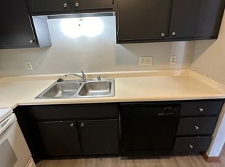 1082 Westport Dr #106, Pt Washington, WI 53074