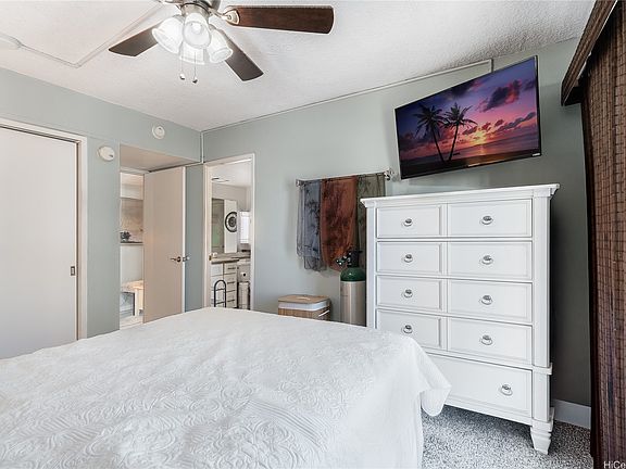 4th image of 240 Makee Rd APT 6B