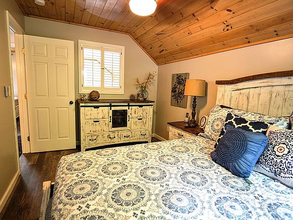 4th image of 3150 Sunset View Way