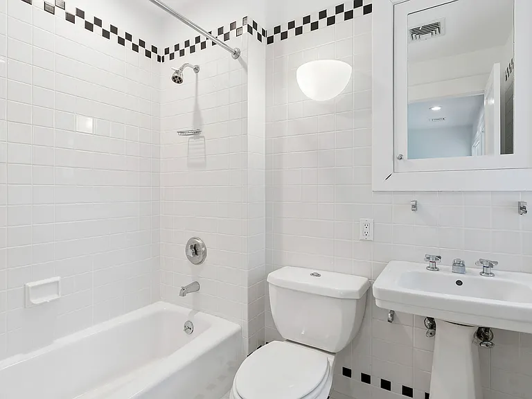 211 Swamp Rd — Photo 23