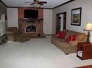 407 Edgewood Rd, Hurricane, WV 25526