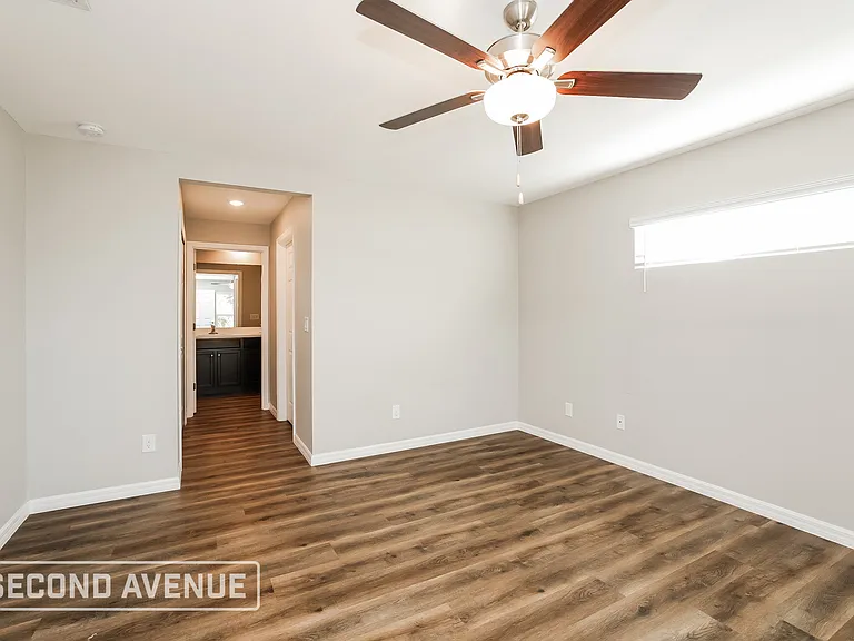 230 E Malden Ave S — Photo 10