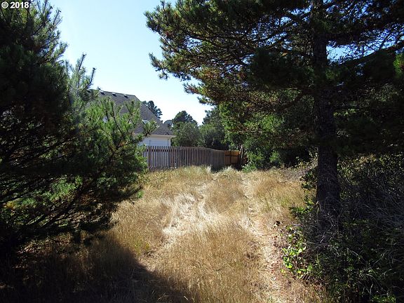 3rd image of Royal St Georges Dr #23