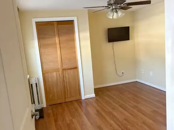 109 Belmont Dr SW #1, Leesburg, VA 20175