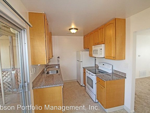 3rd image of 401 Studio Cir Unit 1