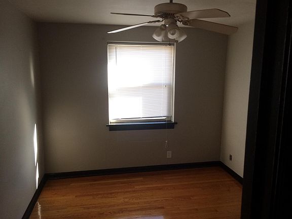 4th image of 4918 Jamieson Ave Floor 3