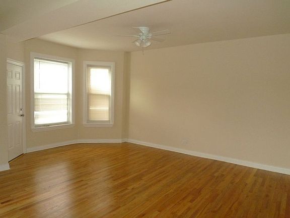 2nd image of 4701-4703 N Malden St #47032