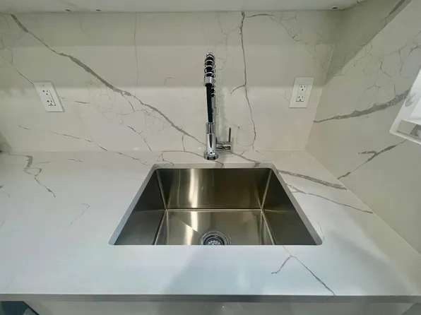 35 Rock Street image 22 of 30