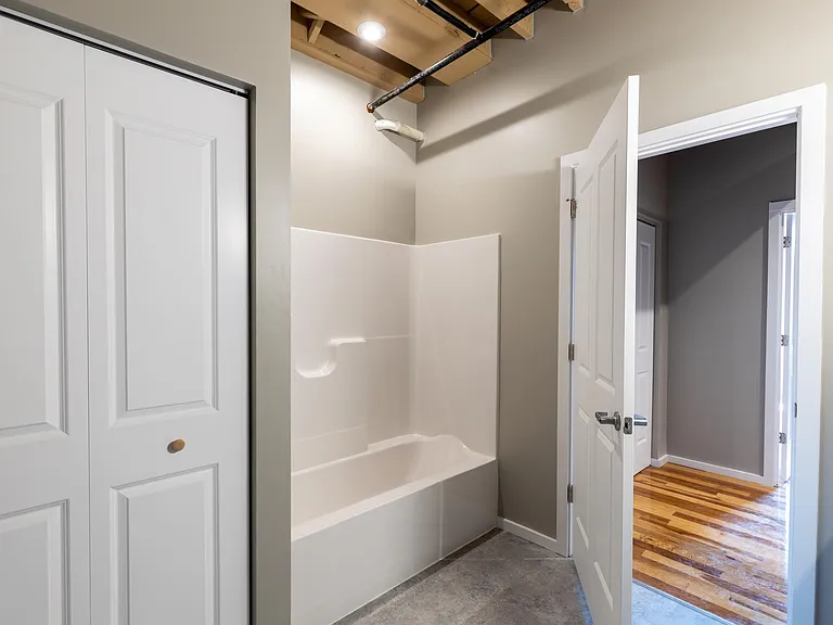 116 N 4th St #214 — Photo 9