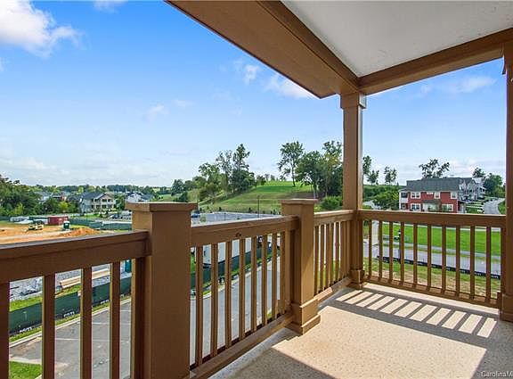 4th image of 819 Terrace Park APT 303