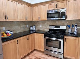 323 SW 203rd Ter, Beaverton, OR 97006