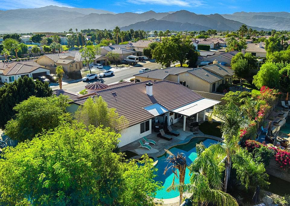 1st image of 79788 Dandelion Dr