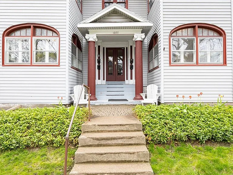 1077 Harvard St #1 — Photo 3