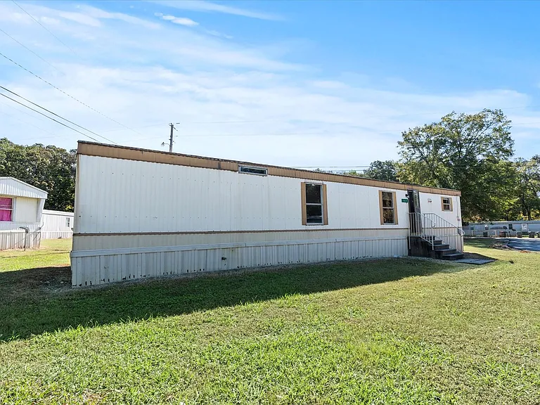 107 Cameron Cir — Photo 3