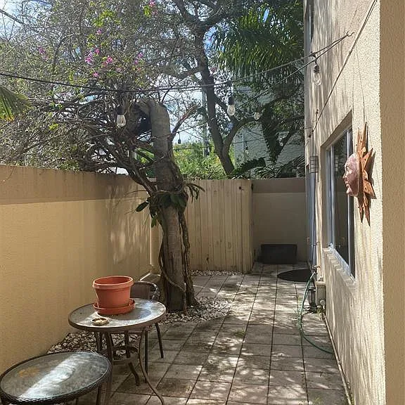 101 SE 15th Ave #E — Photo 22