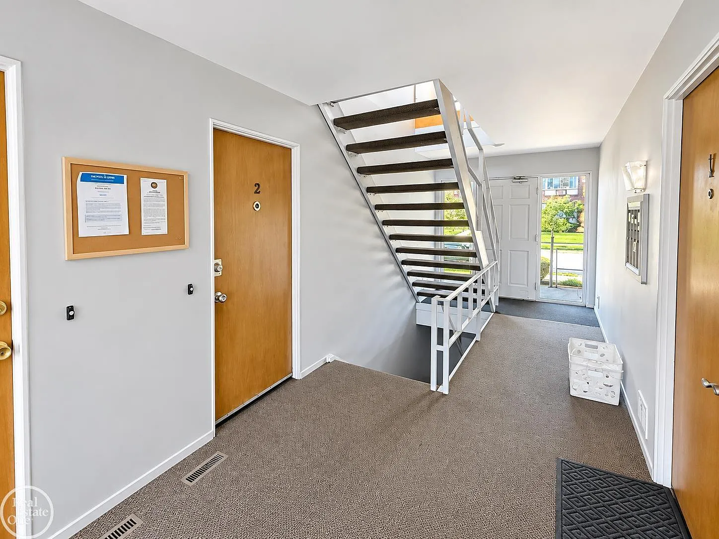 1 bed, 1.0 bath, 589 sqft, $1,200 — Photo 2