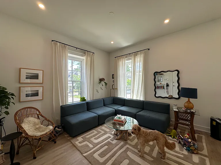 231 W Johnson Street — Photo 22