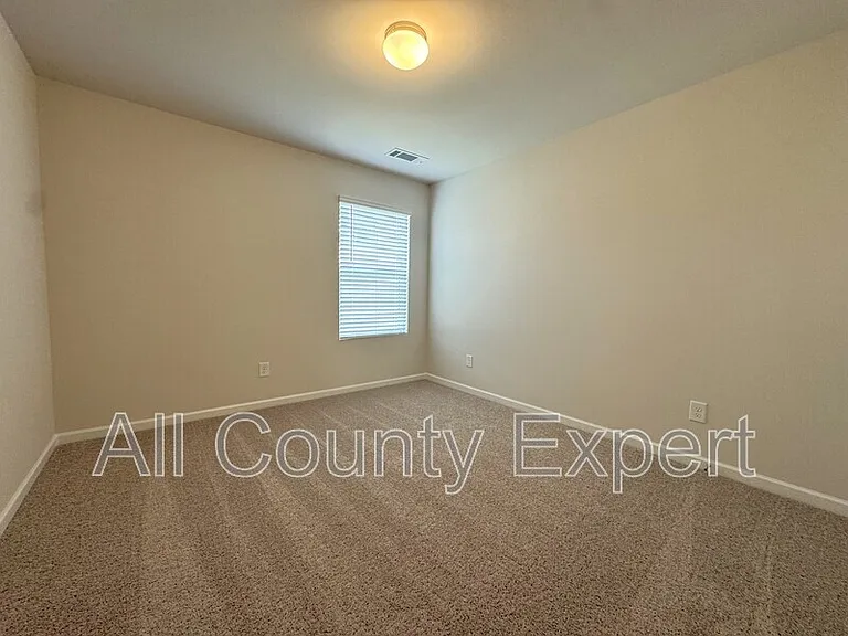 273 Bloomfield Cir — Photo 24