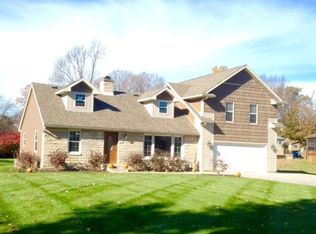 198 Country Club Dr, La Porte, IN 46350