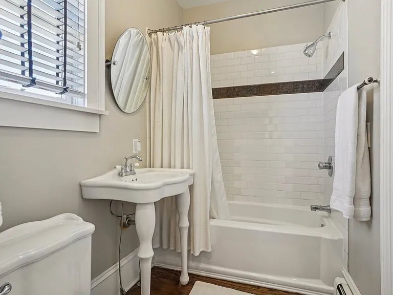 1176 N Gaylord St #101 — Photo 24