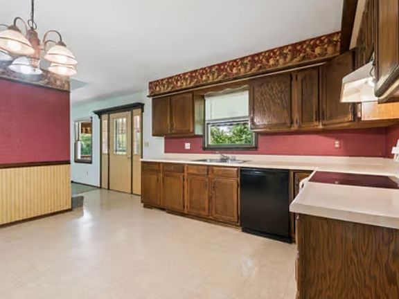 5th image of 567 Leasure Ln