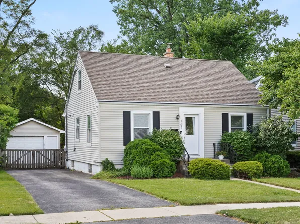 164 N Garfield Ave, Mundelein, IL 60060