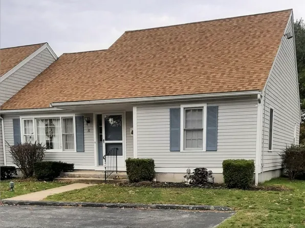 1 E Hawthorne Ct #E, Pocasset, MA 02559