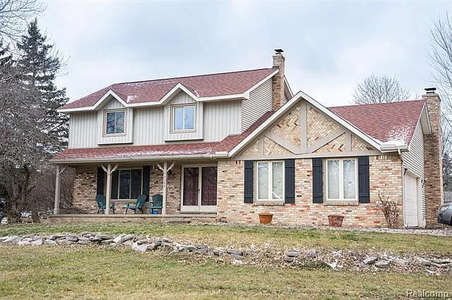 5388 Sturbridge Rd photo 1