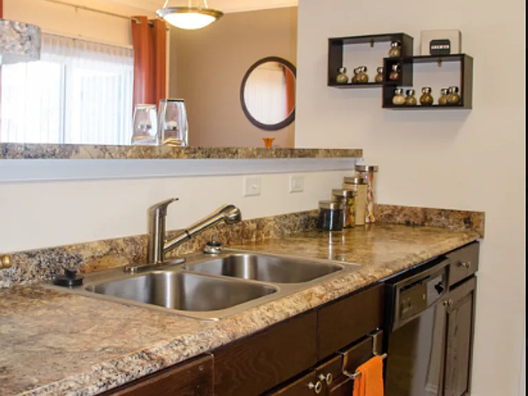 Eagle Harbor Apartments — Photo 2