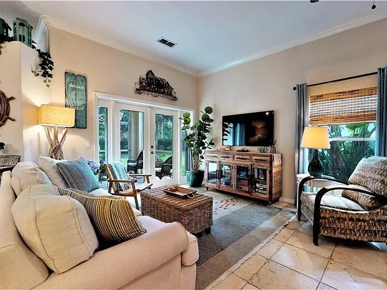 8995 Spring Mountain Way — Photo 2