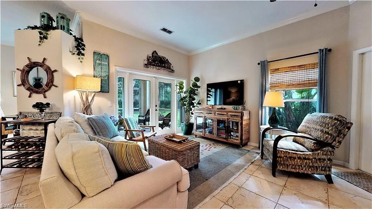 Building Photo - 8995 Spring Mountain Way