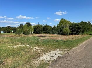 212 3rd St, Elm Mott, TX 76640