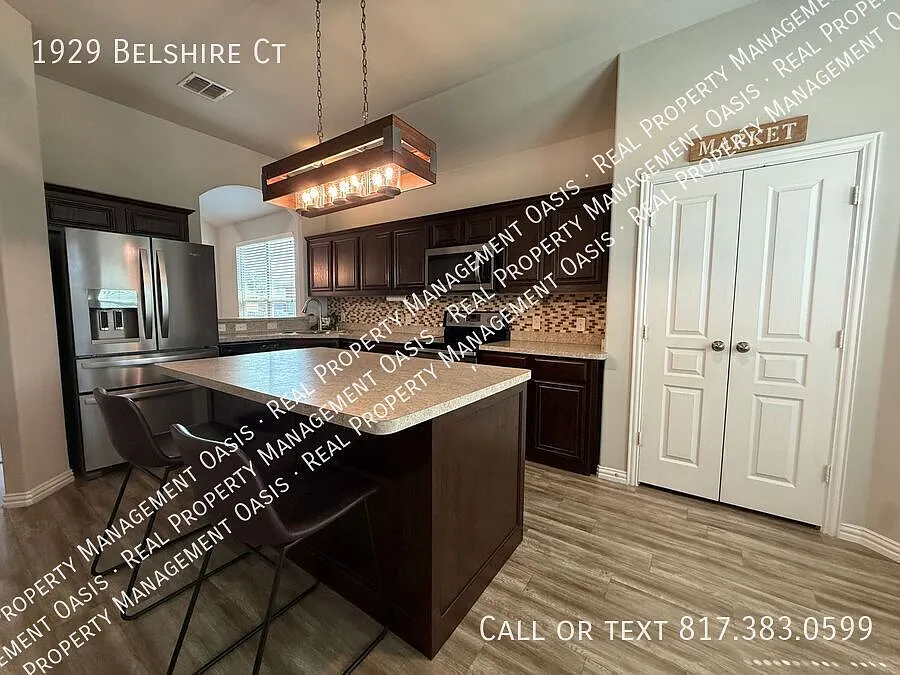 Move-In Ready Fort Worth Home Peace & Convenience — Photo 4