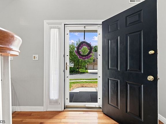 3rd image of 7 Lazarus Dr